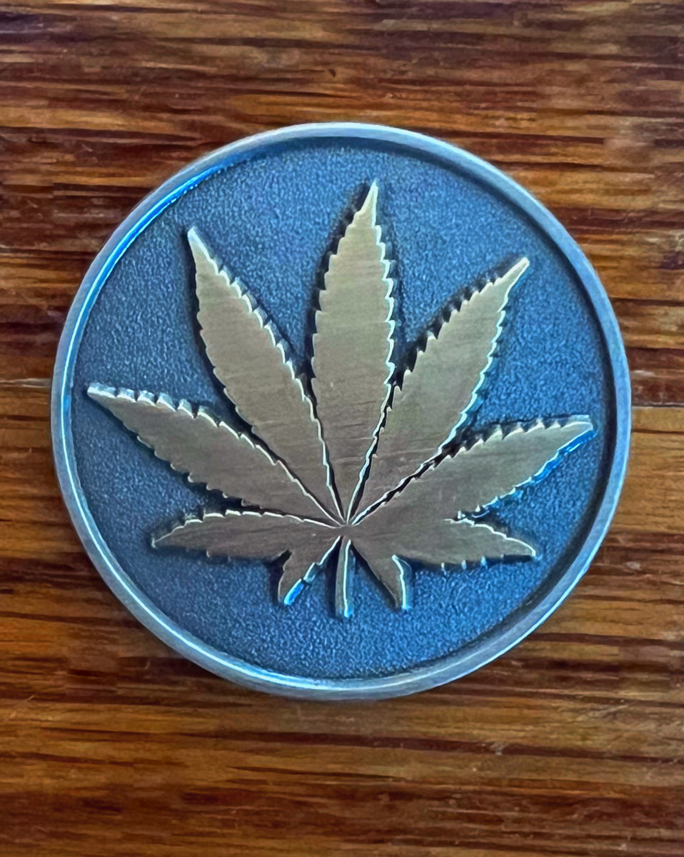 Cannabis Magnetic Golf Ball Marker – Full Metal Markers