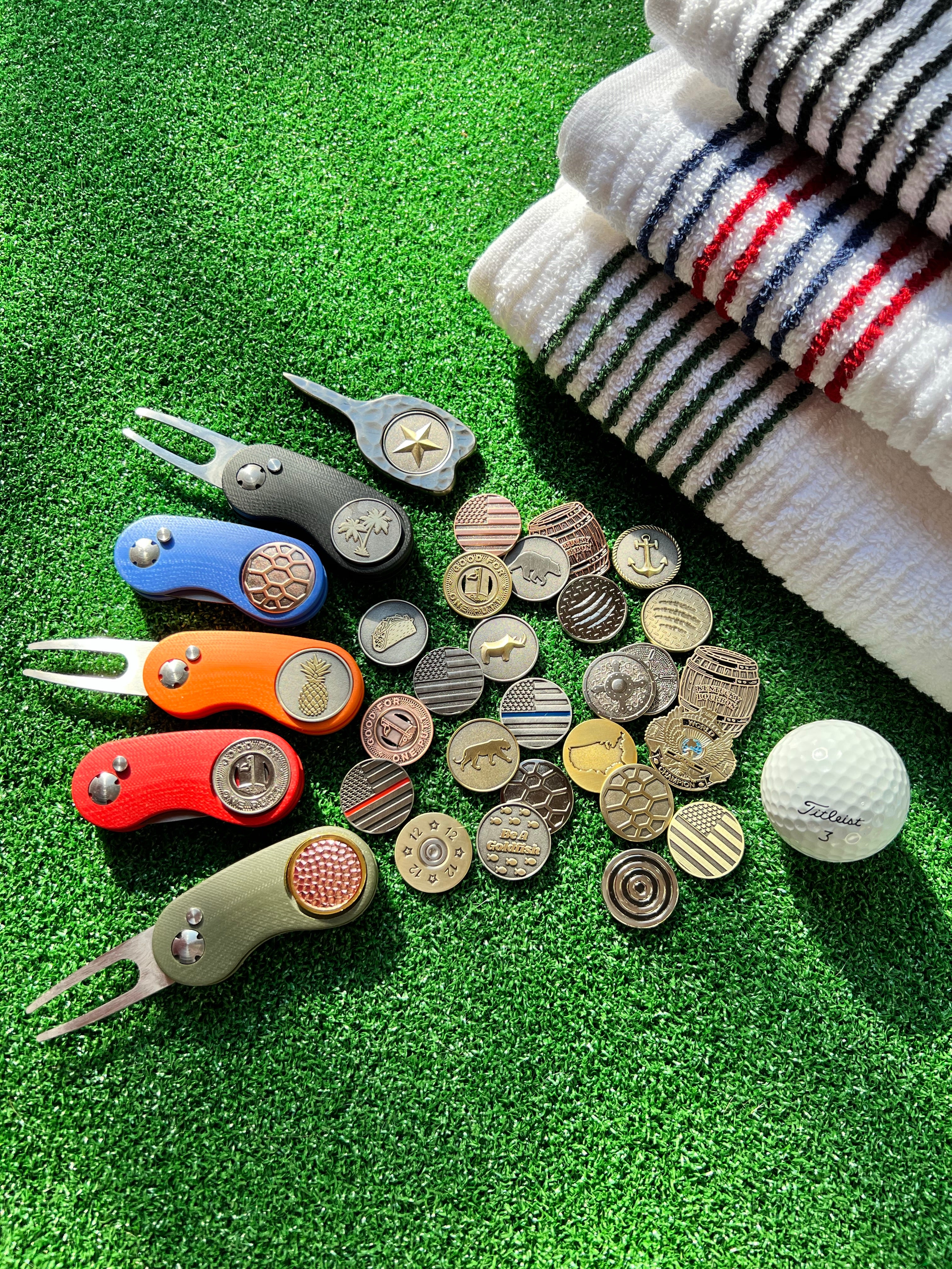 Checkerboard Divot Tool W/ Marker Caddy™ & Extra Ball Marker Gift Set -  CT-8000MCGS - IdeaStage Promotional Products